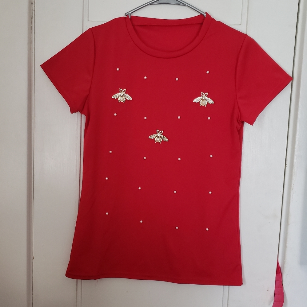 EVERYTHING ON SALE ❣️❣️ Red bumblebee decor shirt